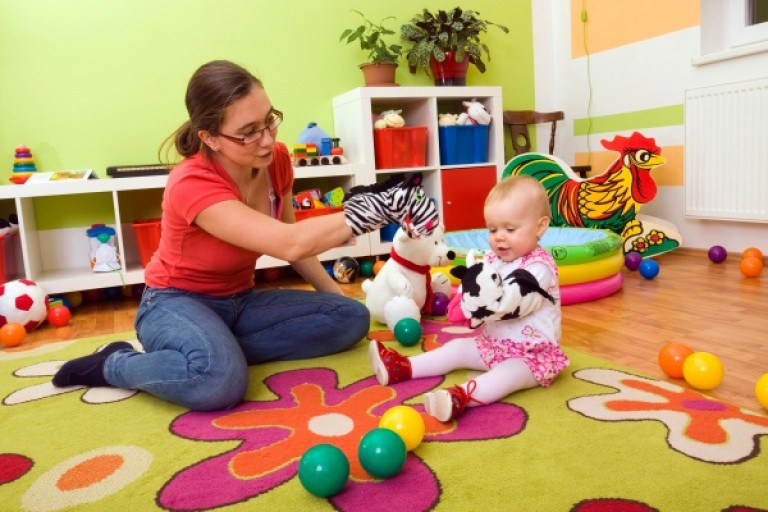 10 giochi per bambini con metodo Montessori