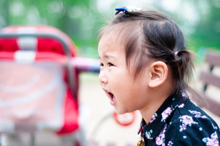 Punture di insetti nei bambini: cosa fare e come trattarle