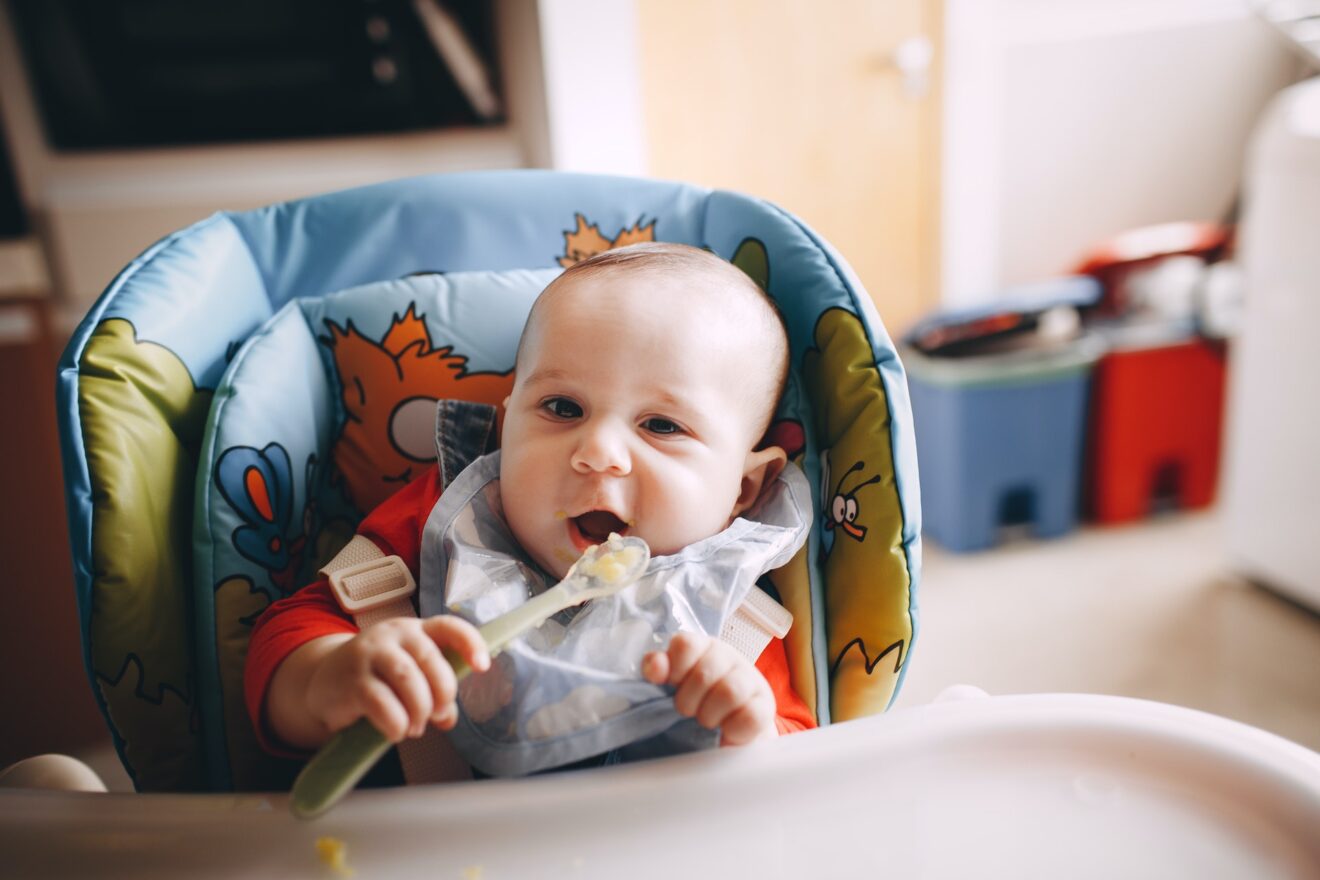 il bambino rifiuta di mangiare