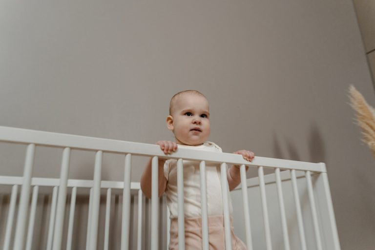 spostare il bambino dalla culla al letto