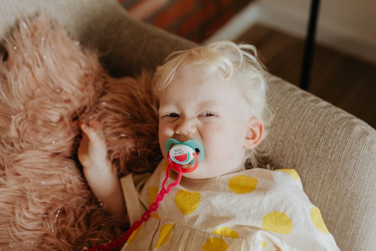 Il bambino può portare il ciuccio all'asilo