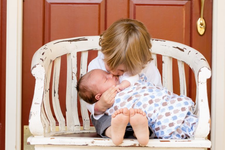 preparare tuo figlio per un nuovo bambino