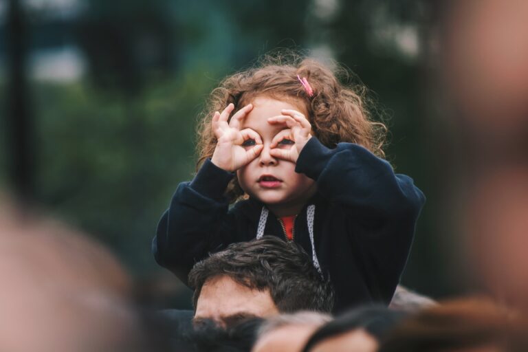 come costruire un binocolo per bambini